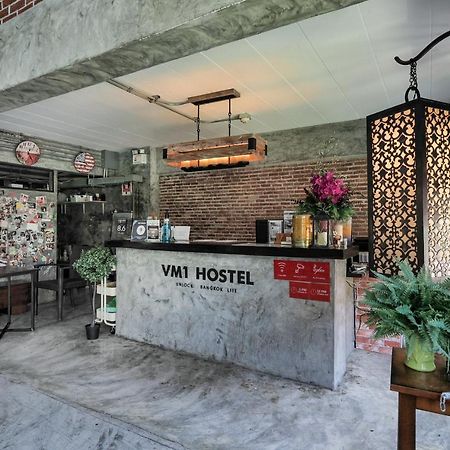 Vm1 Hostel Bangkok Bagian luar foto