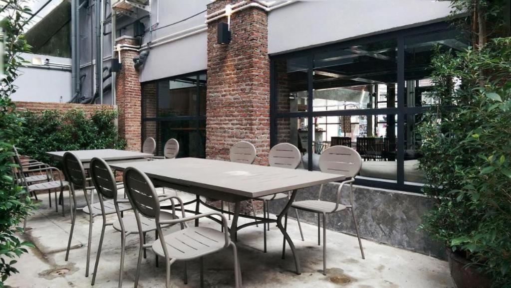 Vm1 Hostel Bangkok Bagian luar foto