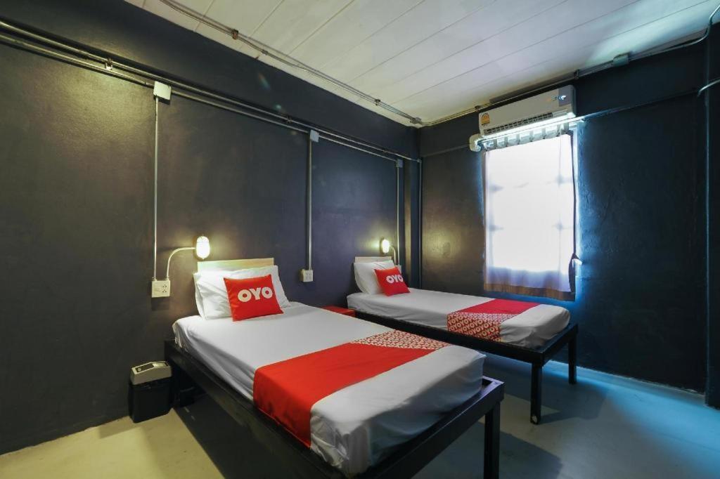 Vm1 Hostel Bangkok Bagian luar foto