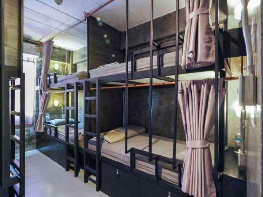 Vm1 Hostel Bangkok Bagian luar foto