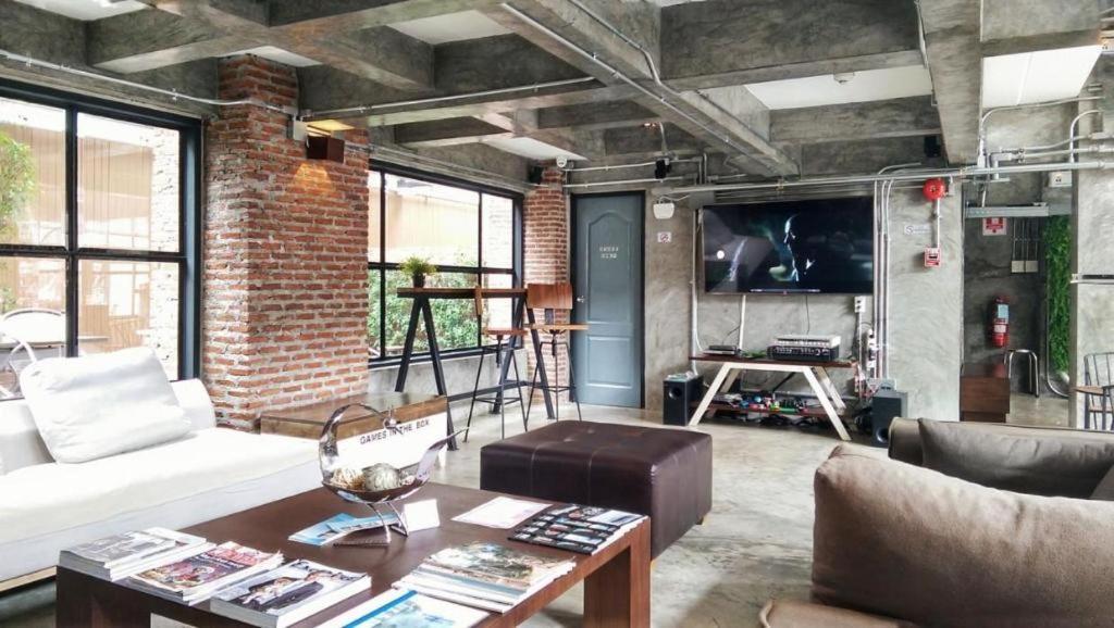 Vm1 Hostel Bangkok Bagian luar foto
